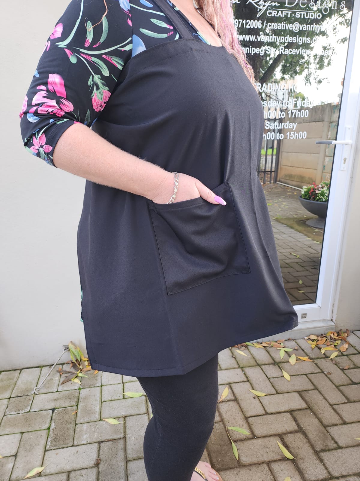 Aprons -One Size Fits All image 2